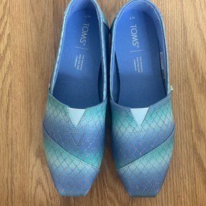TOMS Mermaid Scales Alpargata size 7